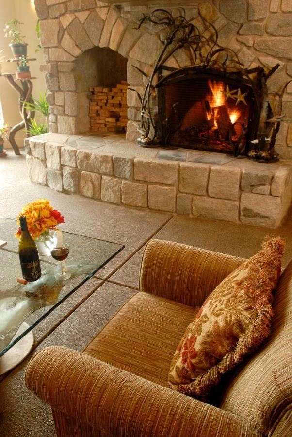 Overleaf Lodge And Spa ياتشاتس المظهر الخارجي الصورة